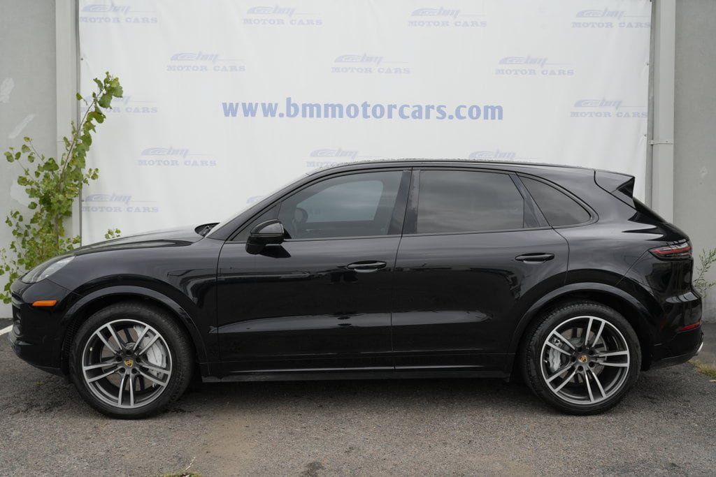 Used 2019 Porsche Cayenne Turbo AWD/4WD image 9
