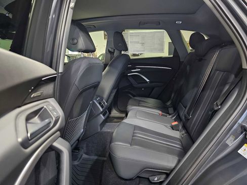 New 2025 Audi Q5 Premium Plus image 18