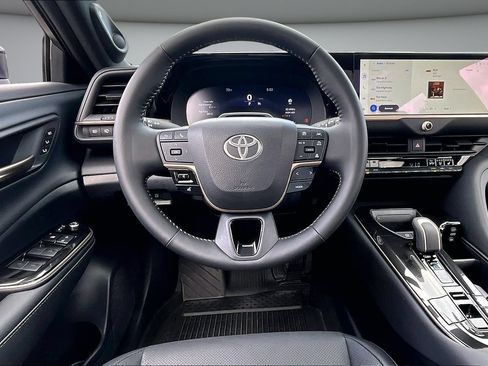 Used 2026 Toyota Crown Signia w/ Advanced Technology Package AWD/4WD image 8