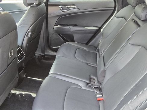 Used 2026 Kia Sportage EX FWD image 12