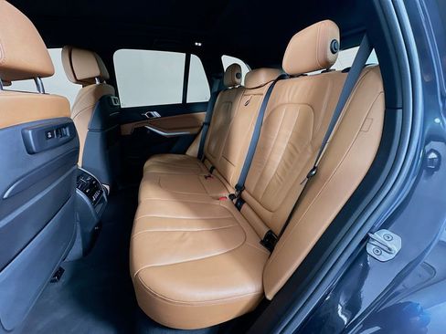 Used 2019 BMW X5 xDrive40i w/ Luxury Seating Package image 25