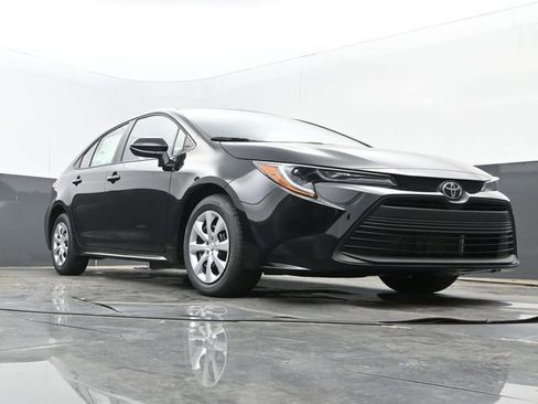 New 2026 Toyota Corolla LE FWD image 22