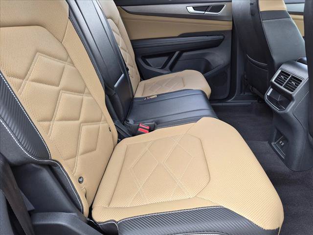 Used 2024 Volkswagen Atlas Cross Sport SE FWD image 18