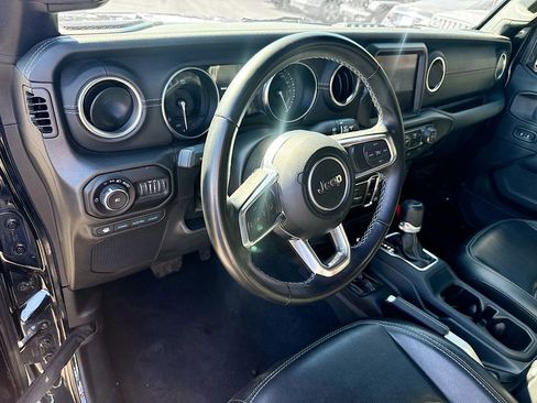 Used 2022 Jeep Wrangler Unlimited Sahara image 10