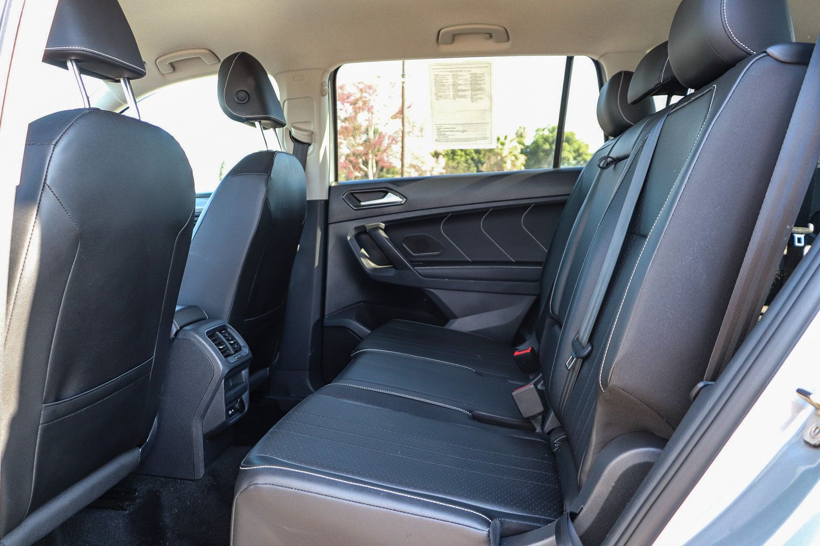 Used 2023 Volkswagen Tiguan SE FWD image 19