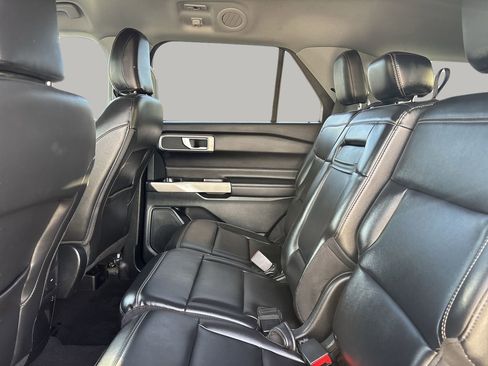 Used 2024 Ford Explorer XLT w/ Equipment Group 202A image 17