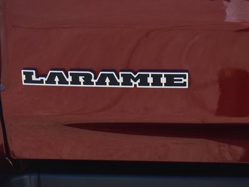 Used 2024 RAM 1500 Laramie AWD/4WD image 7