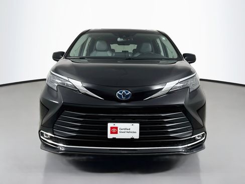 Certified 2024 Toyota Sienna XLE w/ XLE Plus Package AWD/4WD image 2