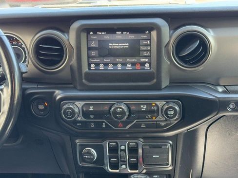 Used 2022 Jeep Wrangler Unlimited Sport AWD/4WD image 15