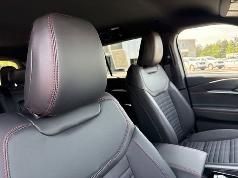 New 2026 Ford Explorer ST-Line image 16