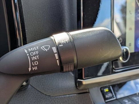 Used 2025 Toyota Camry SE image 10