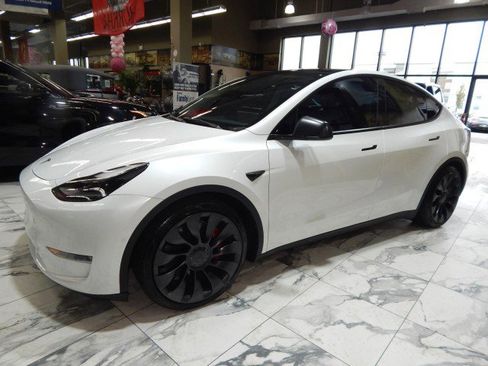 Used 2021 Tesla Model Y Performance image 10