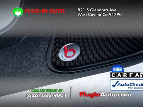 Used 2018 Dodge Charger R/T w/ Premium Group image 21