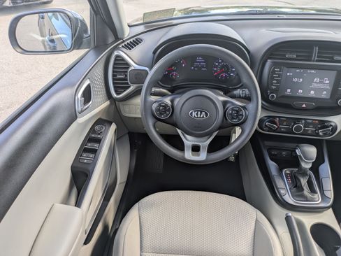 Certified 2020 Kia Soul LX image 16
