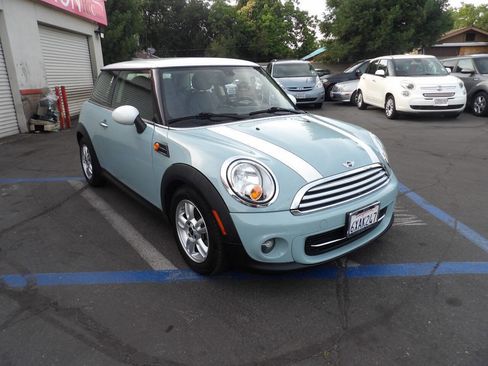 Used 2012 MINI Cooper Hardtop FWD image 2