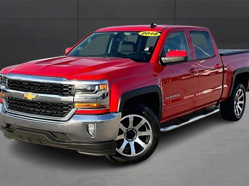 Used 2018 Chevrolet Silverado 1500 LT w/ LT Eassist Package image 1