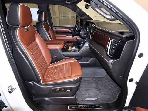 Used 2024 GMC Sierra 3500 Denali Ultimate image 20