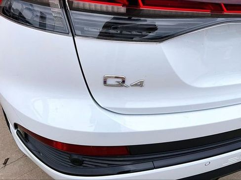 Used 2024 Audi Q4 e-tron Premium Plus AWD/4WD image 33
