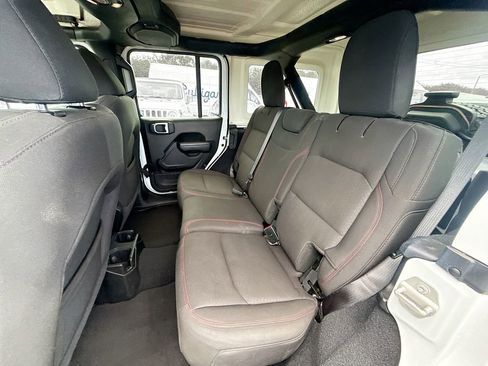 Used 2023 Jeep Wrangler Unlimited Rubicon AWD/4WD image 26