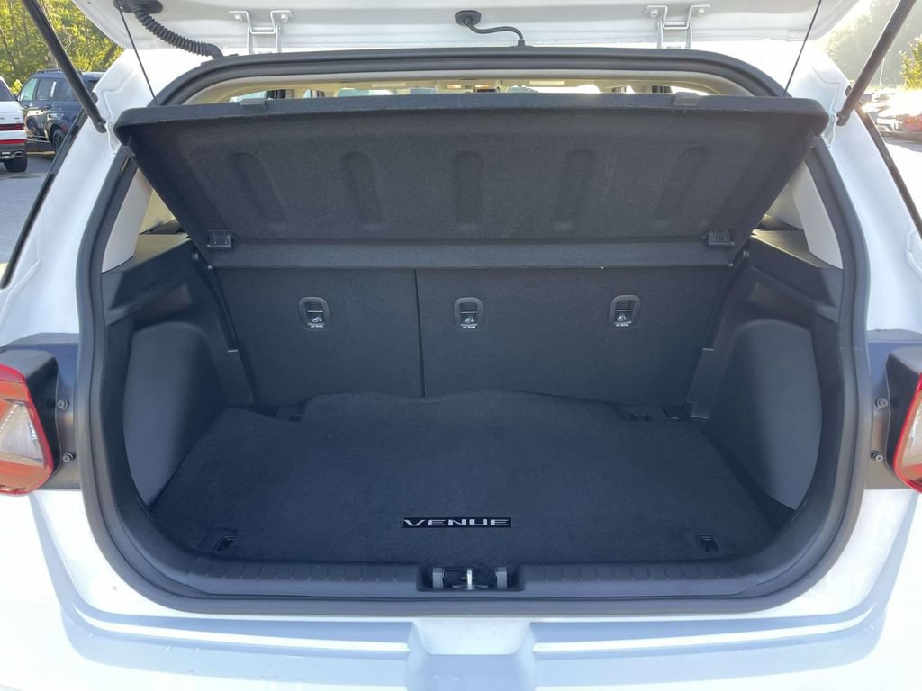 Certified 2026 Hyundai Venue SEL FWD image 32