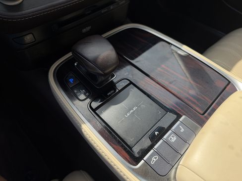 Used 2018 Lexus LS 500 w/ Luxury Package RWD image 19