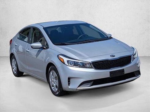 Used 2018 Kia Forte LX w/ LX Rear Camera Package FWD image 3