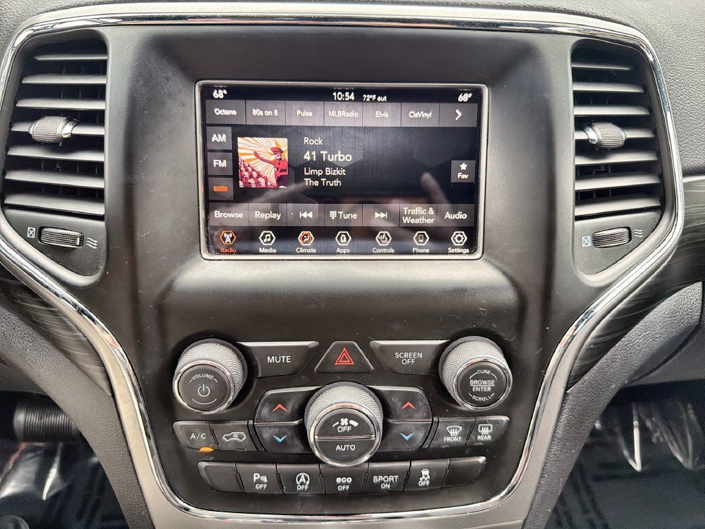 Used 2020 Jeep Grand Cherokee Laredo w/ Security & Convenience Group AWD/4WD image 12