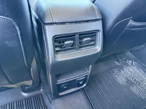 Used 2024 Ford Edge Titanium image 11