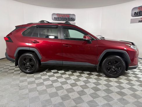 Used 2020 Toyota RAV4 XLE w/ Convenience Package AWD/4WD image 3