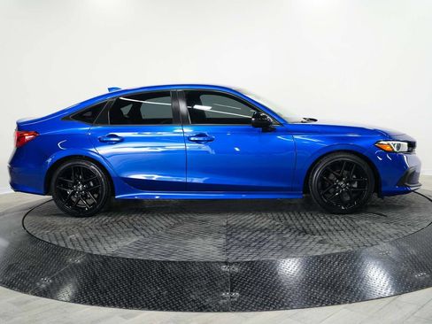 Used 2022 Honda Civic Sport image 5