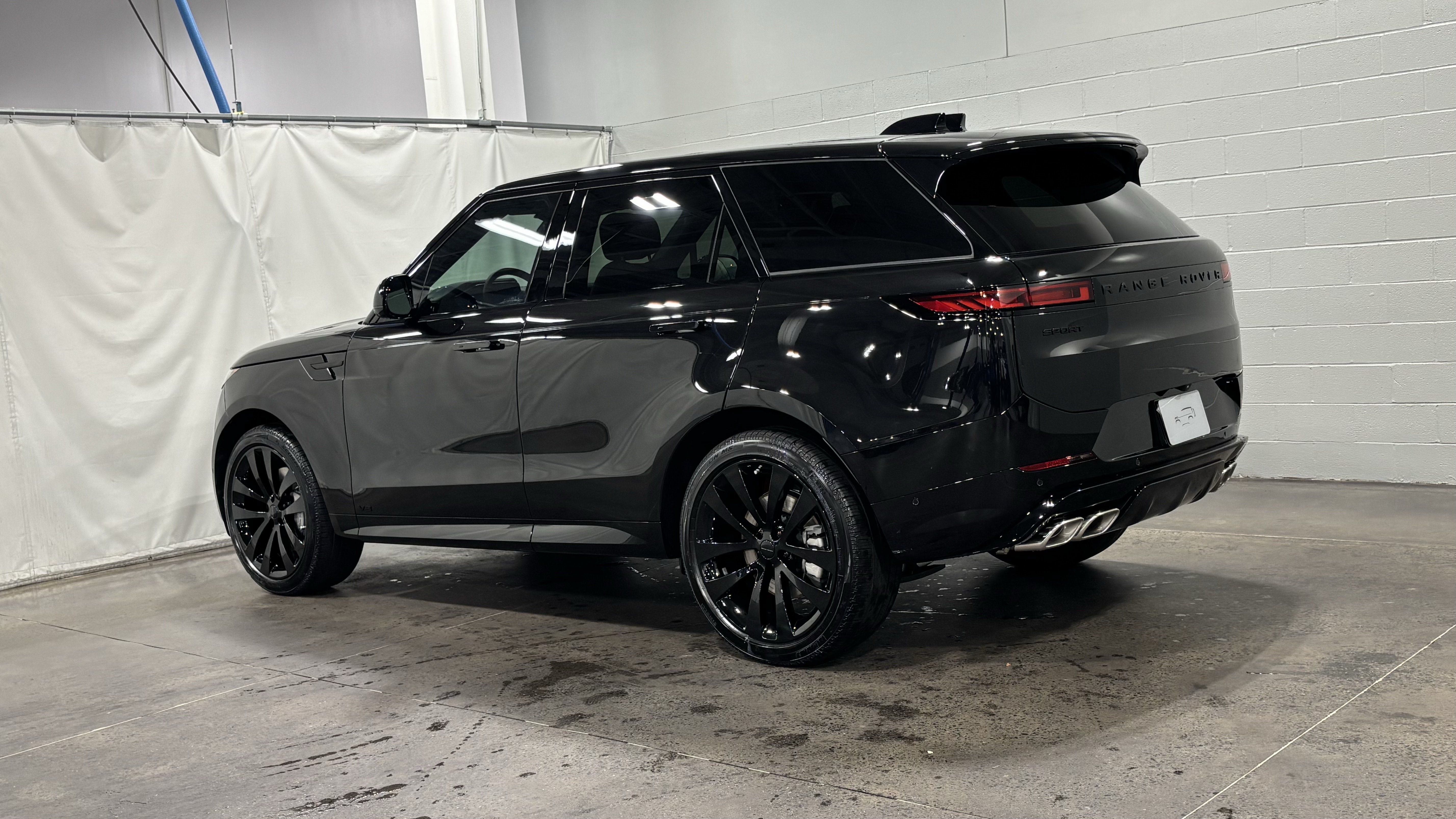 New 2026 Land Rover Range Rover Sport Dynamic SE AWD/4WD image 12
