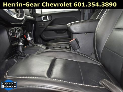 Used 2021 Jeep Wrangler Unlimited Sahara w/ Cold Weather Group image 13