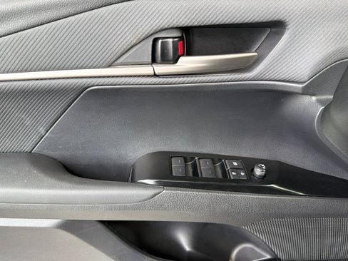 Used 2025 Toyota Camry SE FWD image 13
