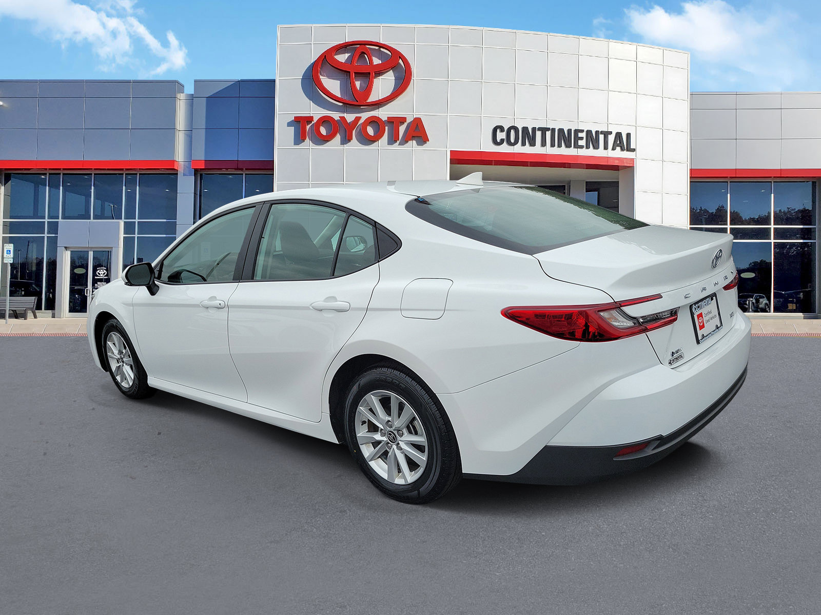 Certified 2025 Toyota Camry LE FWD image 4