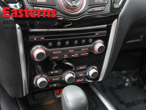 Used 2020 Nissan Pathfinder S AWD/4WD image 21