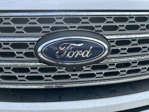 Used 2023 Ford Explorer Limited RWD image 10