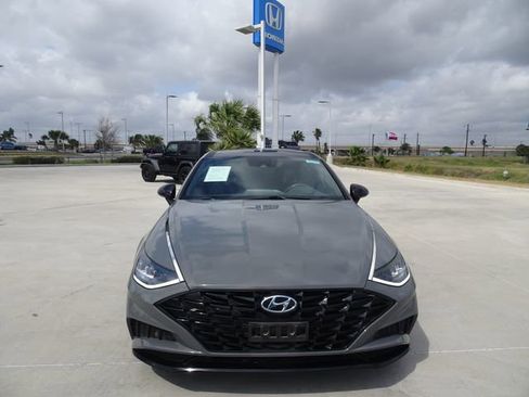 Used 2020 Hyundai Sonata SEL Plus w/ Tech Package image 2