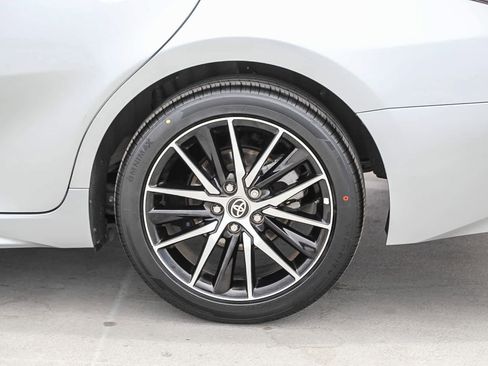 Used 2024 Toyota Camry SE FWD image 11