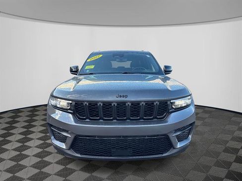 Used 2022 Jeep Grand Cherokee Altitude image 7
