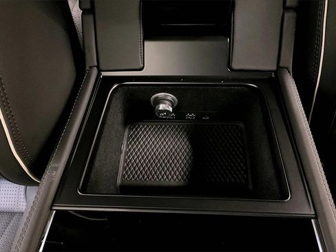 Used 2024 Bentley Continental GT V8 image 28