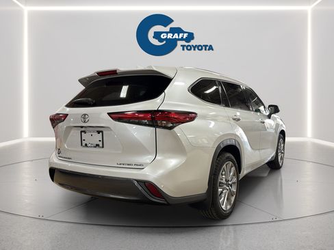 Used 2023 Toyota Highlander Limited AWD/4WD image 8