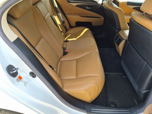 Used 2016 Lexus LS 460 AWD w/ Comfort Package image 30