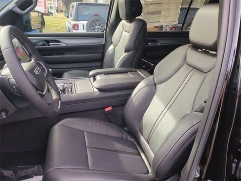 New 2026 Jeep Grand Wagoneer 4WD image 18