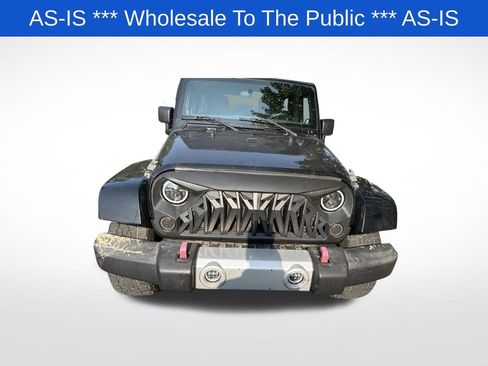 Used 2012 Jeep Wrangler Unlimited Sahara w/ Dual Top Group AWD/4WD image 2
