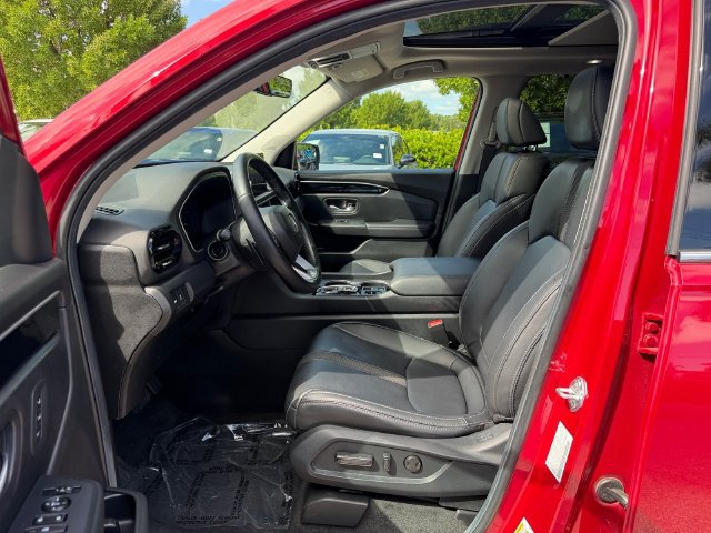 Used 2024 Honda Pilot Touring image 11