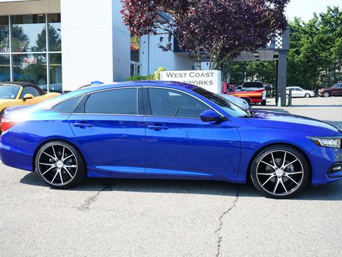 Used 2018 Honda Accord Sport image 6