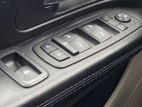 Used 2018 Dodge Grand Caravan SE FWD image 27