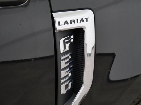 Used 2017 Ford F250 Lariat w/ Chrome Package image 10