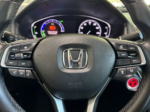 Used 2019 Honda Accord Touring image 10