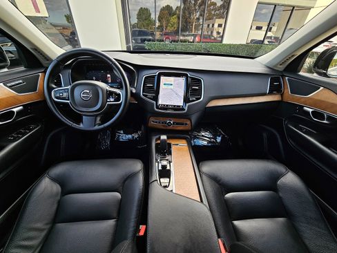 Used 2025 Volvo XC90 B6 Ultra image 18